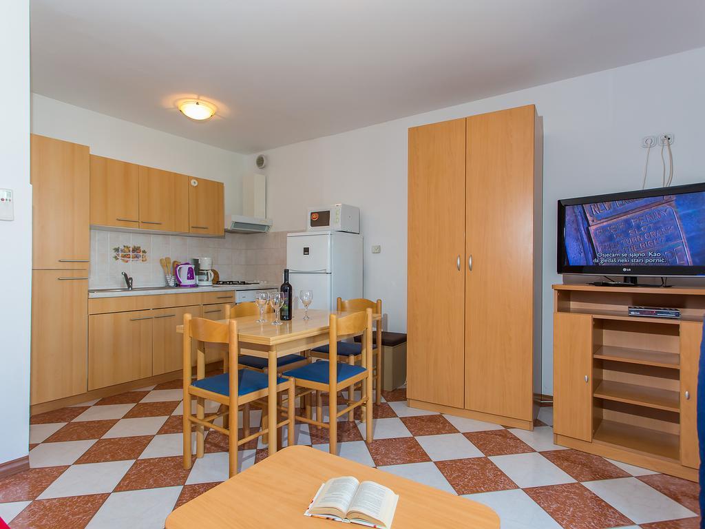 Apartments Ava Poreč Exterior foto